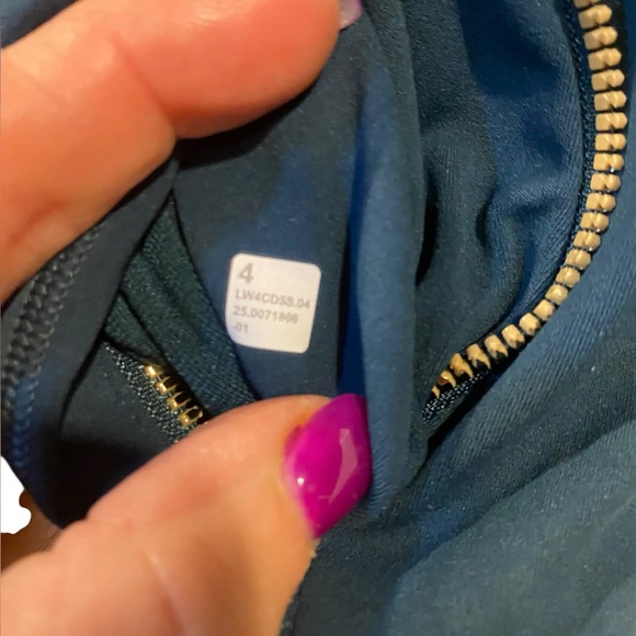 NWOT Lululemon define jacket nulu TEAL/GOLD Size 4 - Picture 3 of 4